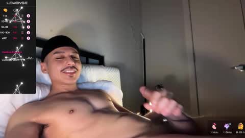 Snapshot of xmomentumx chatting on 11/20/25, 05:29 xmomentumx online show from 11/20/25, 05:29