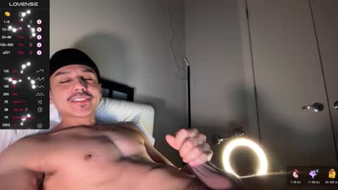 Snapshot of xmomentumx chatting on 12/04/25, 04:33 xmomentumx online show from 12/04/25, 04:33