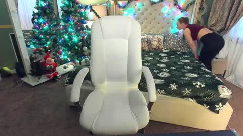 Snapshot of xo_monica chatting on 12/10/24, 12:49 Monica online show from 12/10/24, 12:49