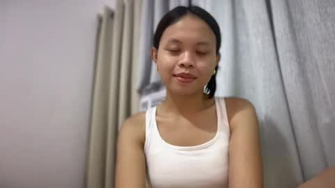 Snapshot of xo_worth_it chatting on 07/04/26, 03:51 nathalie online show from 07/04/26, 03:51