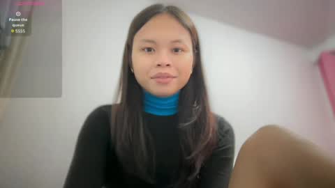 Snapshot of xo_worth_it chatting on 07/15/26, 05:18 nathalie online show from 07/15/26, 05:18