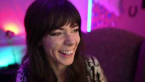 Bella Bondai online show from 12/15/24, 03:45