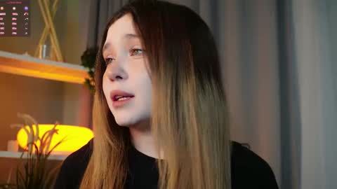 Snapshot of xohanna chatting on 11/25/25, 06:46 Milana online show from 11/25/25, 06:46