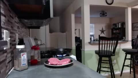 xoprettylittlepoisionxo online show from 09/25/25, 12:14