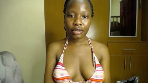 Snapshot of xoxo_booty chatting on 12/04/25, 06:16 Xoxo online show from 12/04/25, 06:16