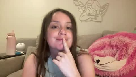 Snapshot of xoxo_roseee chatting on 05/30/26, 03:47 xoxo rosee online show from 05/30/26, 03:47