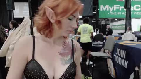 xpbunni online show from 10/24/25, 09:00