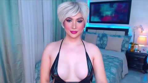 Snapshot of xplaymateamandax chatting on 01/18/25, 04:04 amanda online show from 01/18/25, 04:04