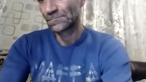 Snapshot of xploid1982 chatting on 11/15/25, 09:54 xploid1982 online show from 11/15/25, 09:54