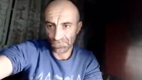 Snapshot of xploid1982 chatting on 11/18/25, 02:39 xploid1982 online show from 11/18/25, 02:39