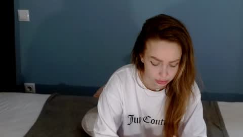 Snapshot of xsexycouples chatting on 01/12/25, 06:17 AnnaMaee online show from 01/12/25, 06:17