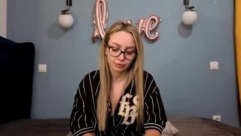 Snapshot of xsexycouples chatting on 03/02/25, 09:32 AnnaMaee online show from 03/02/25, 09:32