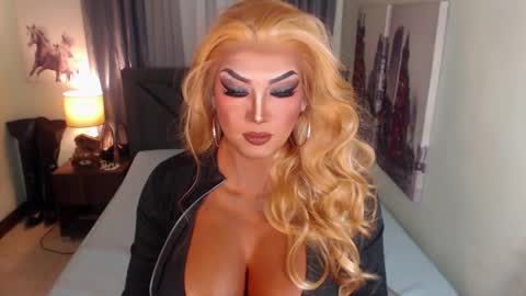 Cattaleya online show from 03/12/25, 03:35
