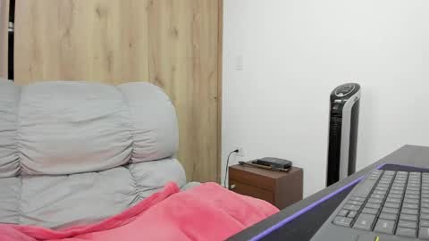 Snapshot of xspecialroomx chatting on 03/23/26, 01:26 Hellen Sofia instagram hellen5546 online show from 03/23/26, 01:26
