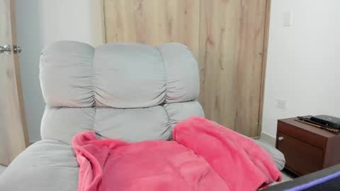 Snapshot of xspecialroomx chatting on 05/27/26, 08:06 Hellen Sofia instagram hellen5546 online show from 05/27/26, 08:06