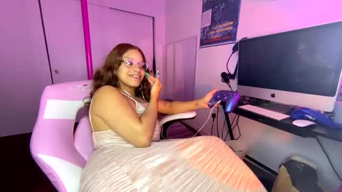 xStarGazingx online show from 09/29/25, 05:01