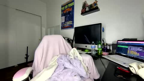 xStarGazingx online show from 10/22/25, 08:47