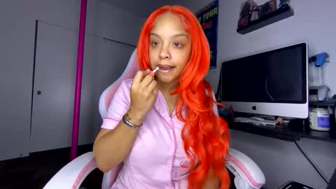 xStarGazingx online show from 11/17/25, 06:52