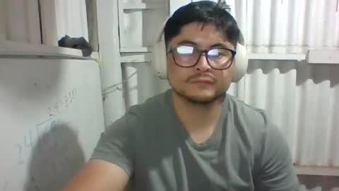 Snapshot of xstudiobog_90 chatting on 03/02/25, 05:23 xstudiobog_90 online show from 03/02/25, 05:23