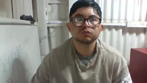 Snapshot of xstudiobog_90 chatting on 03/06/25, 04:07 xstudiobog_90 online show from 03/06/25, 04:07