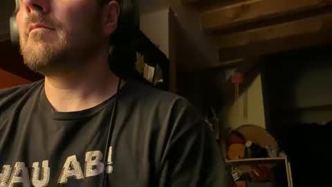 Snapshot of xtedx23 chatting on 03/05/25, 01:21 xtedx23 online show from 03/05/25, 01:21