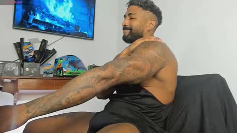 Snapshot of xtipp3r chatting on 11/11/25, 02:06 Stipp3r online show from 11/11/25, 02:06