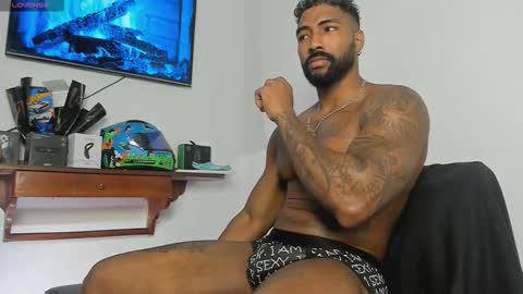 Snapshot of xtipp3r chatting on 11/23/25, 12:05 Stipp3r online show from 11/23/25, 12:05