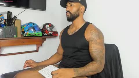 Snapshot of xtipp3r chatting on 12/17/25, 12:44 Stipp3r online show from 12/17/25, 12:44