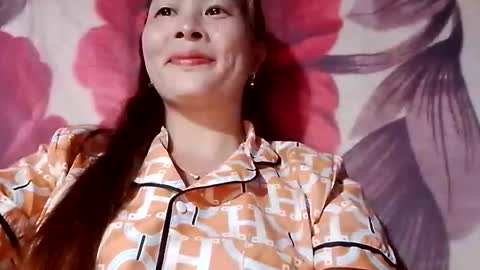 xuxulove00 online show from 10/10/25, 12:26