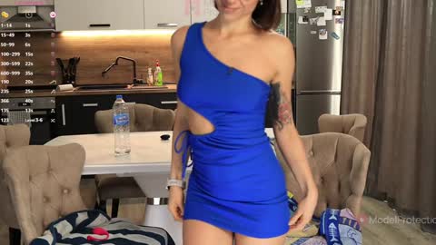 Snapshot of xwithy chatting on 11/23/25, 01:11 FrancyStepmom and YStepson INTERESTED IN A GIRL-GIRL COLLABORATION TEXT ME HERE or INSTAGRAM online show from 11/23/25, 01:11