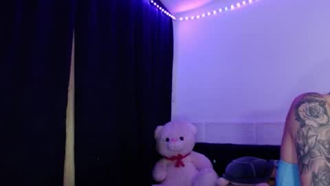 Snapshot of xx_johnson_xx chatting on 03/20/26, 03:22 VALE online show from 03/20/26, 03:22