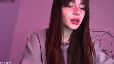 Snapshot of xx_lily chatting on 12/23/25, 04:32 Lily online show from 12/23/25, 04:32