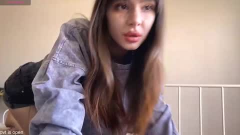 Snapshot of xx_lily chatting on 03/13/26, 12:12 Lily online show from 03/13/26, 12:12