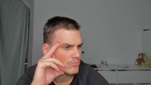 raul online show from 12/04/25, 09:07