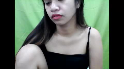 Snapshot of xx_winwin_xx chatting on 11/14/25, 01:26 Mariel online show from 11/14/25, 01:26