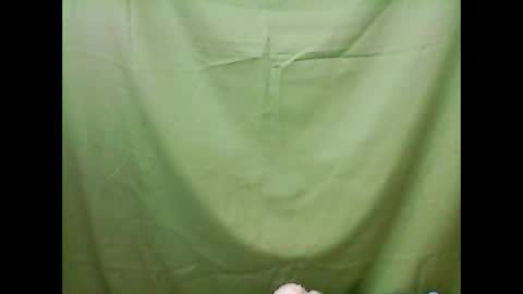 Snapshot of xx_winwin_xx chatting on 11/26/25, 05:08 Mariel online show from 11/26/25, 05:08