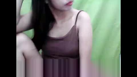 Snapshot of xx_winwin_xx chatting on 12/15/25, 01:10 Mariel online show from 12/15/25, 01:10