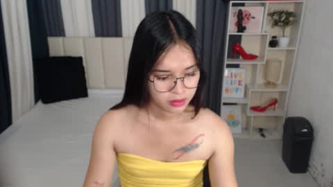 Snapshot of xxbigcockchloexx chatting on 09/24/25, 09:23 CHLOES ROOM online show from 09/24/25, 09:23