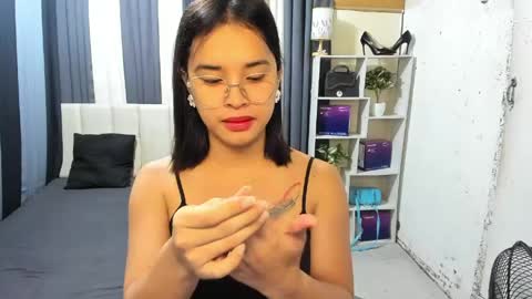 CHLOES ROOM online show from 06/05/26, 05:18