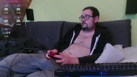 Snapshot of xxevoker chatting on 10/13/25, 12:16 xxevoker online show from 10/13/25, 12:16