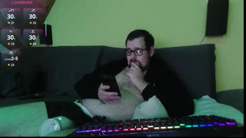 Snapshot of xxevoker chatting on 10/24/25, 12:34 xxevoker online show from 10/24/25, 12:34