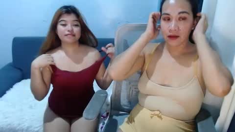 Snapshot of xxhotpinayxx610495 chatting on 12/20/24, 05:25 Sheyn Coleen online show from 12/20/24, 05:25