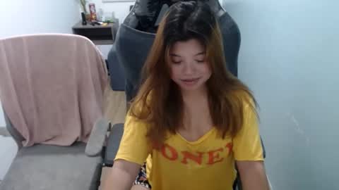 Snapshot of xxhotpinayxx610495 chatting on 02/13/25, 03:35 Sheyn Coleen online show from 02/13/25, 03:35
