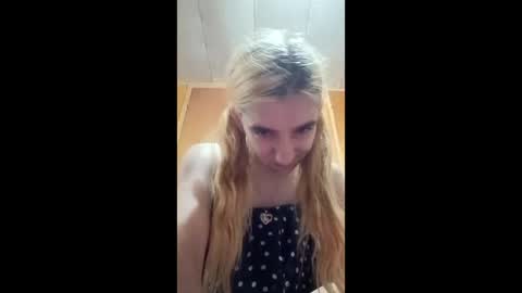 Snapshot of xxjessiebugxx chatting on 06/06/26, 03:33 xxjessiebugxx online show from 06/06/26, 03:33