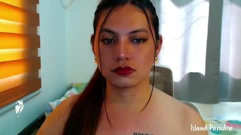 Snapshot of xxjulielovesyouxx chatting on 05/23/26, 01:00 July online show from 05/23/26, 01:00