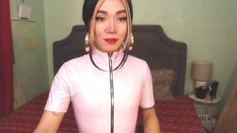 Snapshot of xxkagura_hugecock_69xx chatting on 12/16/24, 11:18 Kagura online show from 12/16/24, 11:18