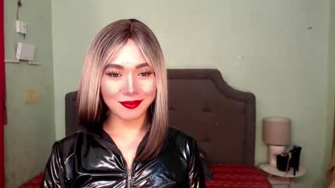 Snapshot of xxkagura_hugecock_69xx chatting on 12/18/24, 10:40 Kagura online show from 12/18/24, 10:40