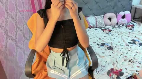 Snapshot of xxkayjeanxx chatting on 06/08/26, 01:55 Aya online show from 06/08/26, 01:55