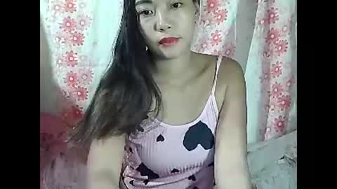 xxkylie18 online show from 09/17/25, 12:51