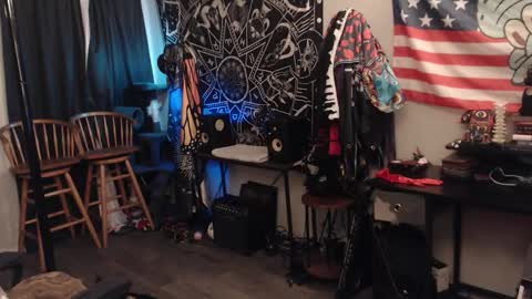 Lilith online show from 10/31/25, 02:34